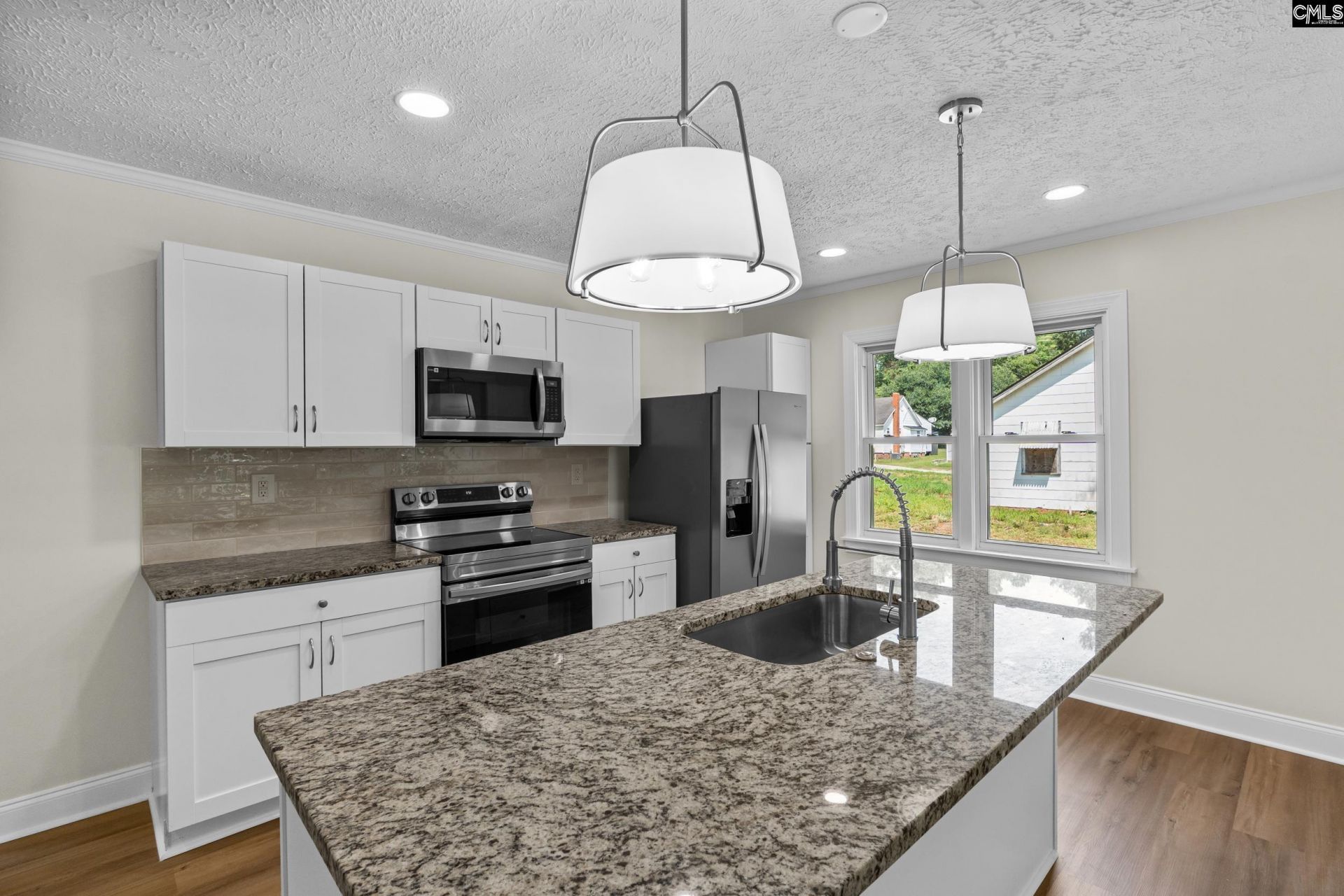 322 Augusta Road  Photo 4