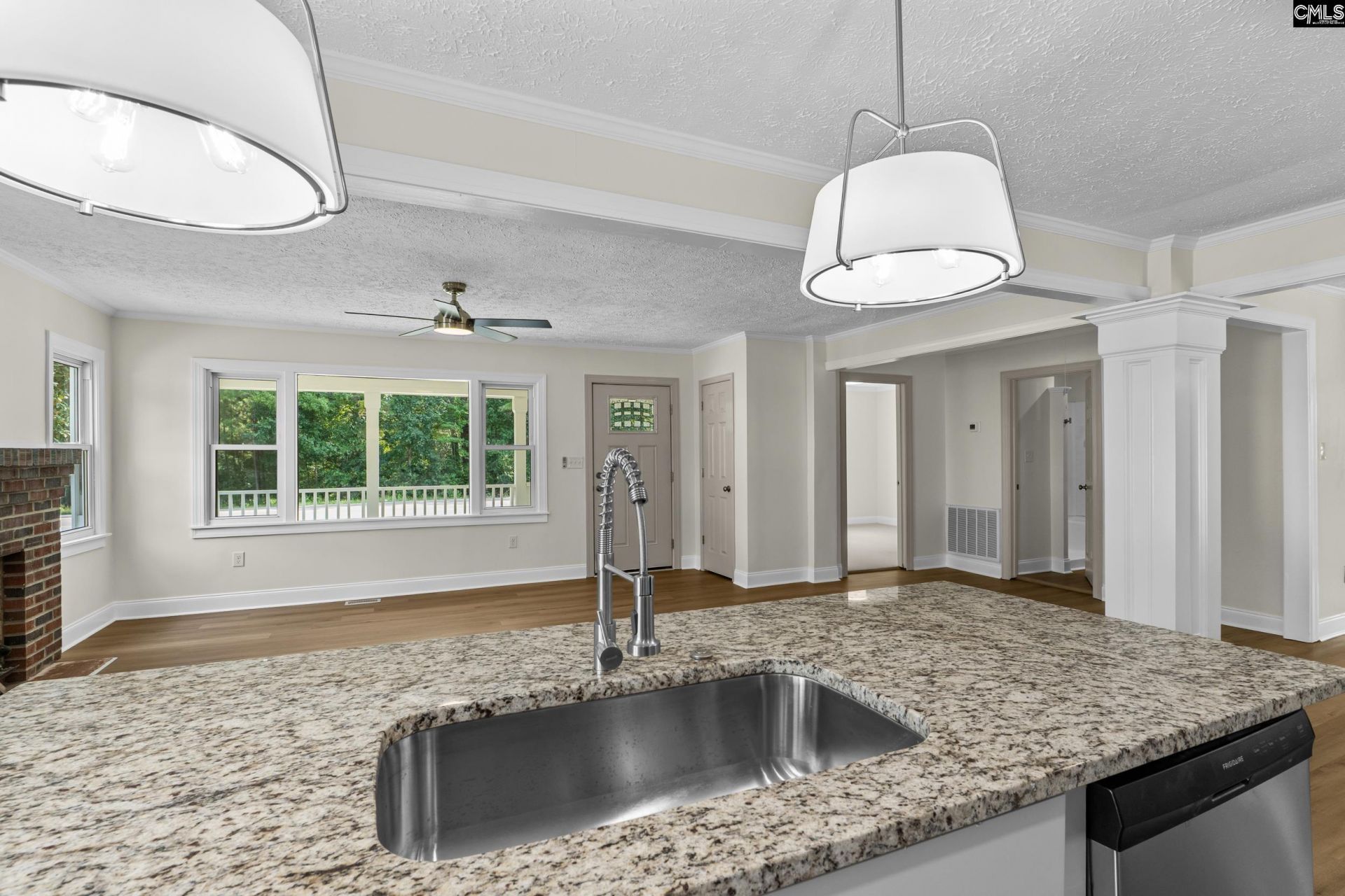 322 Augusta Road  Photo 5