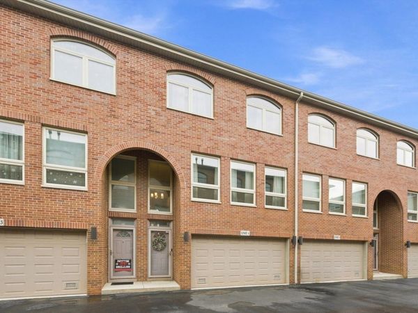 6451 S New England Avenue, Unit 4, Chicago, IL 60638