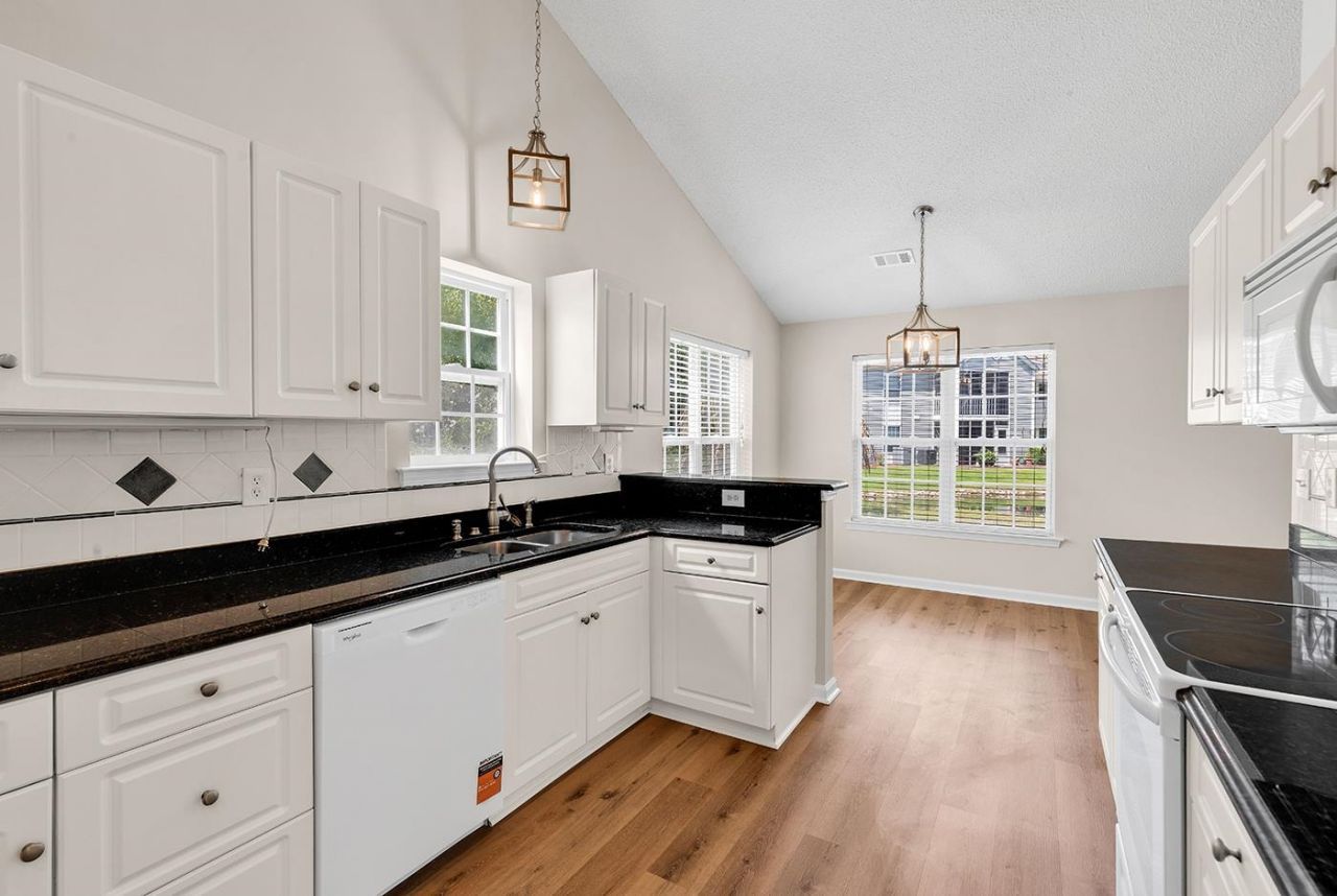 336 Lynco Ln.  Photo 15