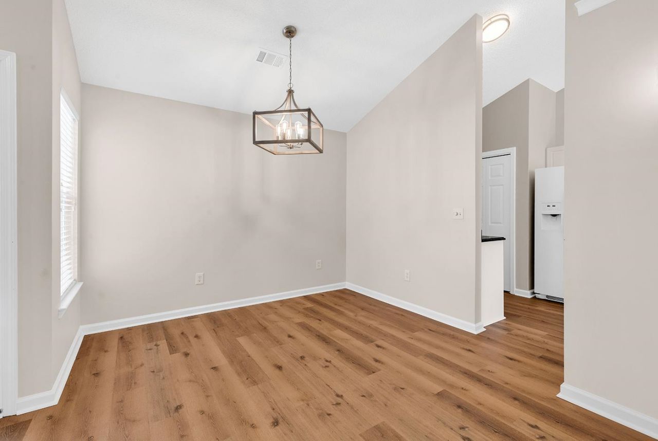 336 Lynco Ln.  Photo 19