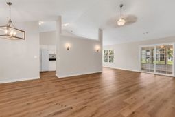 336 Lynco Ln.  photo 4