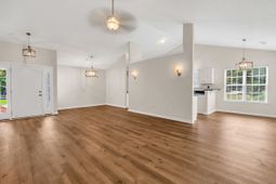 336 Lynco Ln.  photo 4
