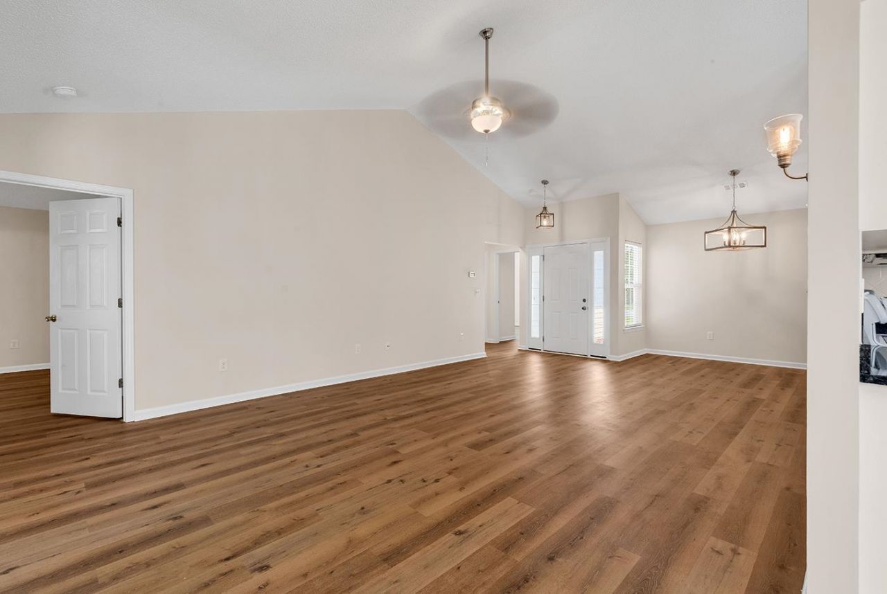 336 Lynco Ln.  Photo 7