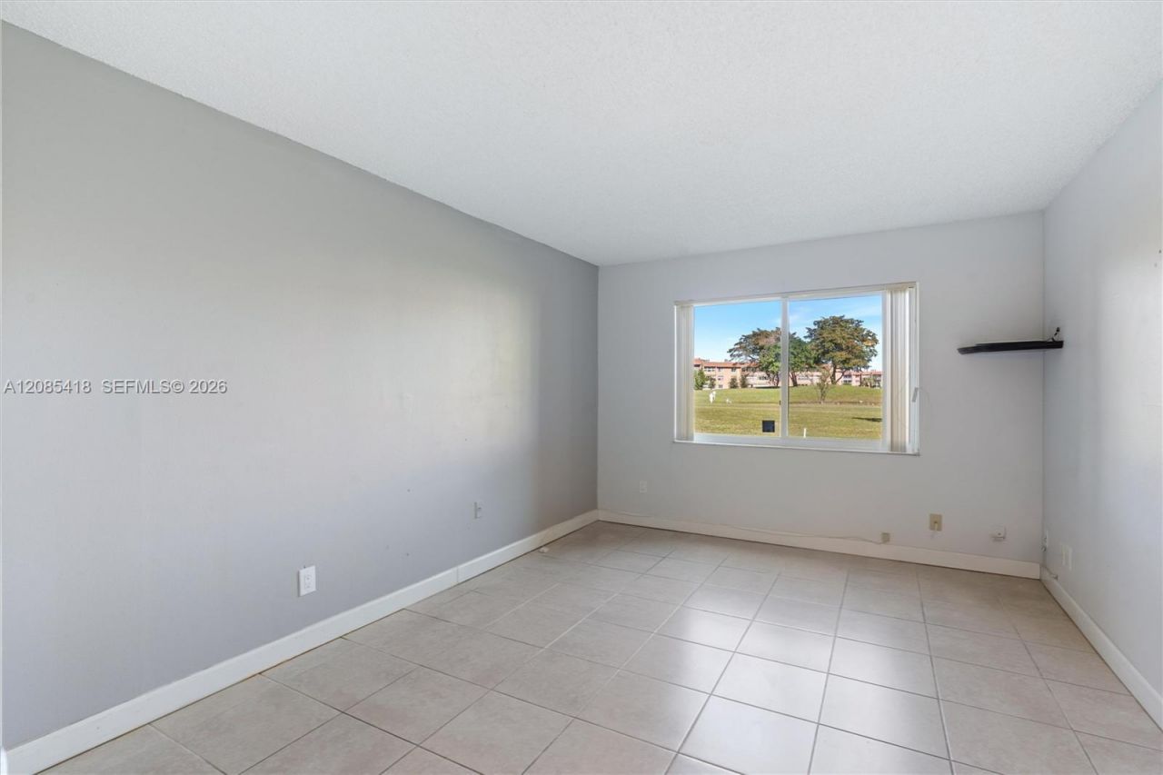 9761 Sunrise Lakes Blvd, Unit 107, Sunrise, FL 33322 Photo