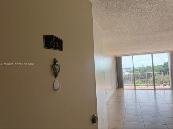 13120 SW 92nd Ave, Unit B-520, Miami, FL 33176