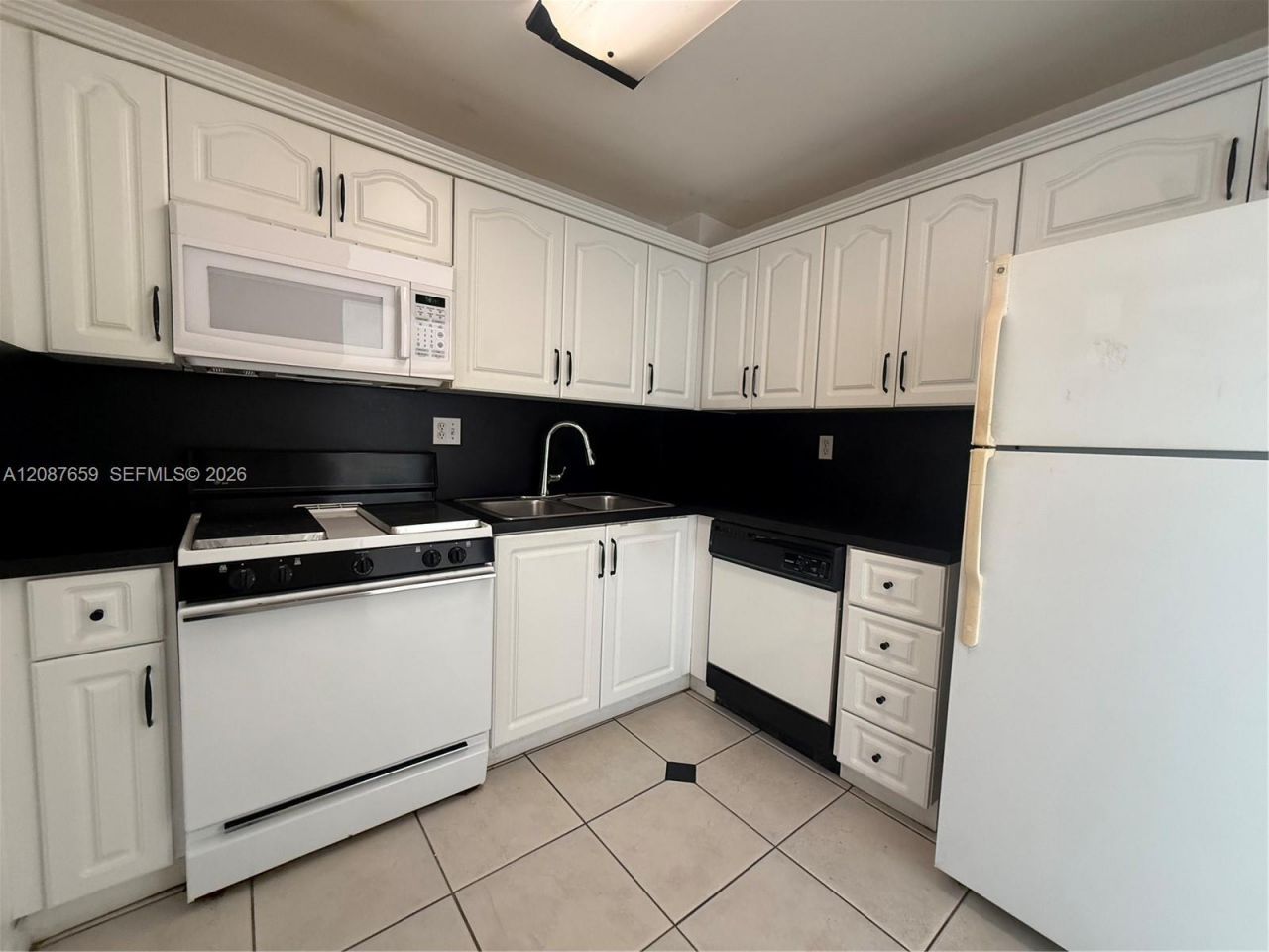 13120 SW 92nd Ave, Unit B-520, Miami, FL 33176 Photo