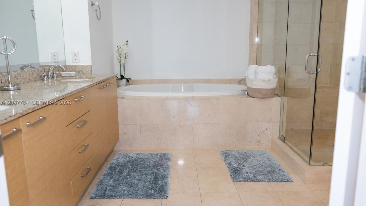 1830 S Ocean Dr, Unit 4003, Hallandale Beach, FL 33009 Photo