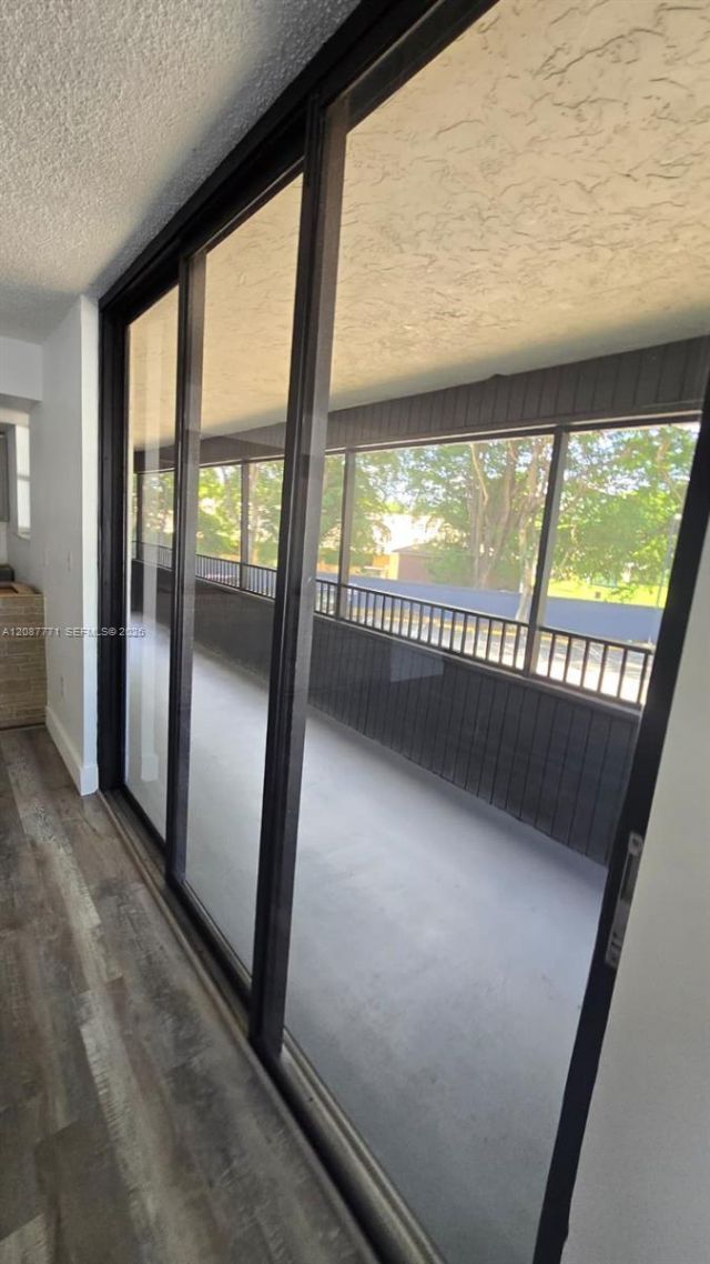 16220 NW 2nd Ave, Unit 211, Miami, FL 33169 Photo