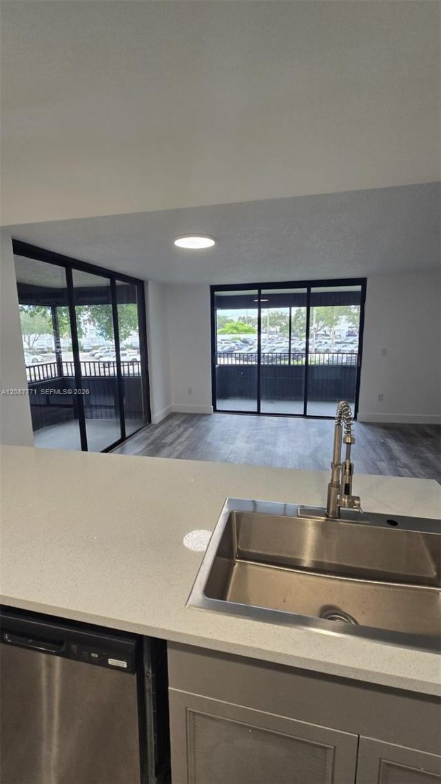 16220 NW 2nd Ave, Unit 211, Miami, FL 33169 Photo