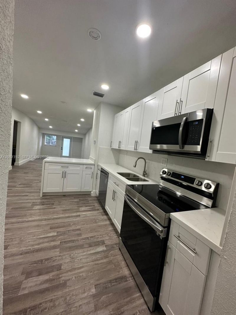 3045 SW 21st St, Unit 3047, Miami, FL 33145 Photo