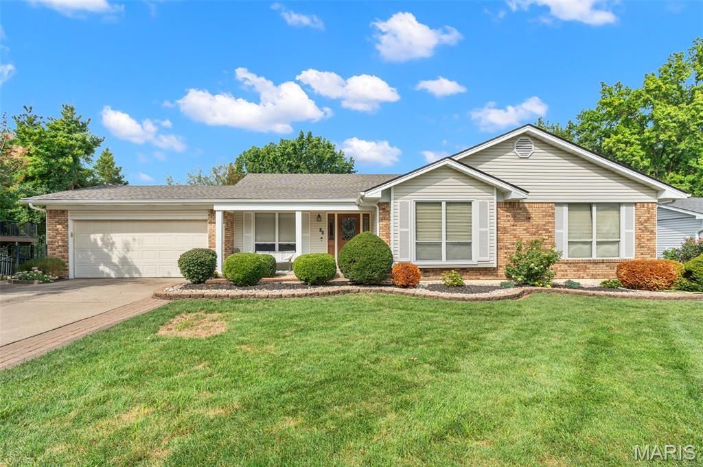 37 Great Lakes Drive, Saint Peters, MO 63376 Main Photo