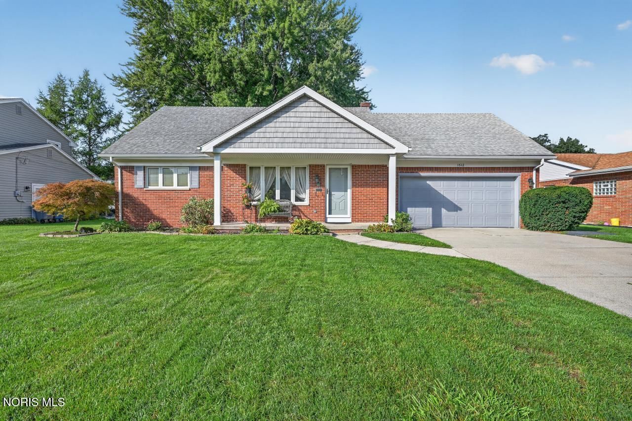 1512 Highland Green Drive, Toledo, OH 43614 Main Photo