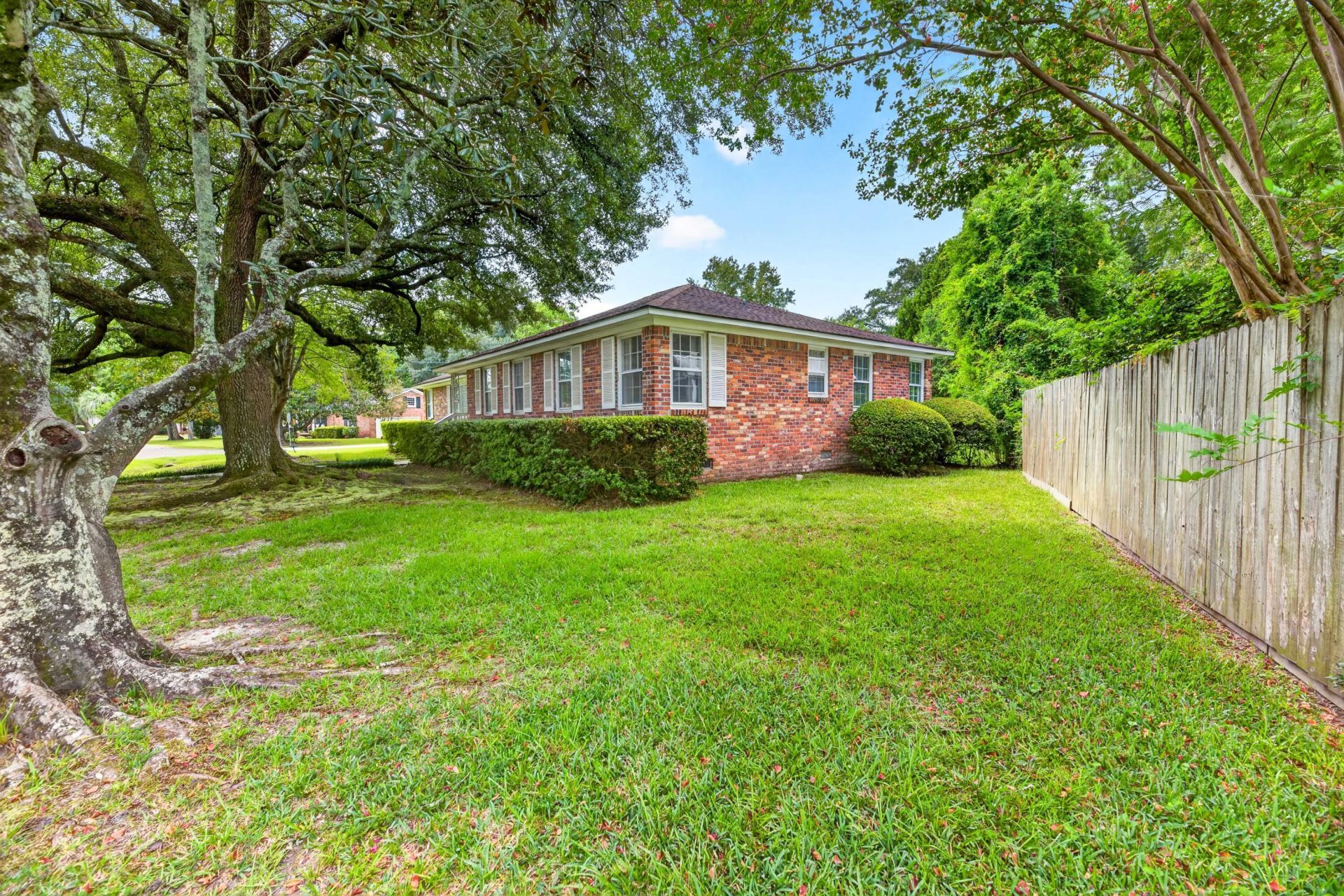 1884 Saint Julian Drive Photo 4
