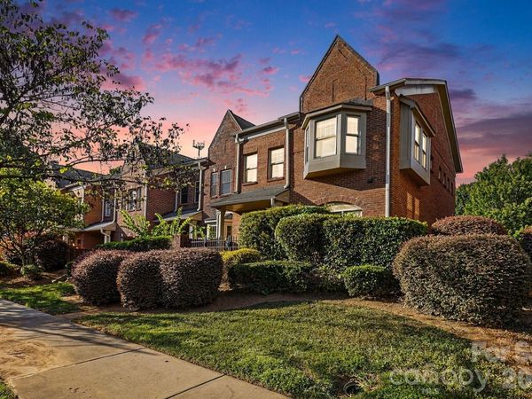4670 Dabney Vigor Drive, Charlotte, NC 28209