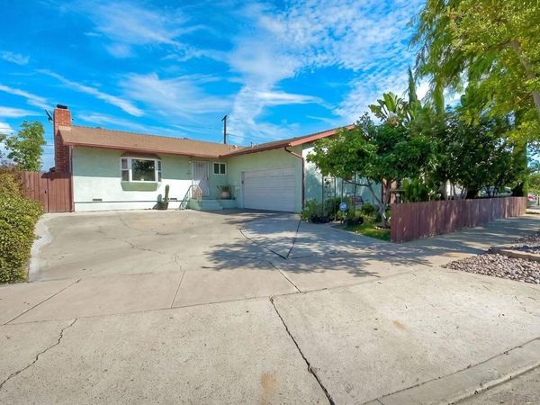 587 Wayne, El Cajon, CA 92021