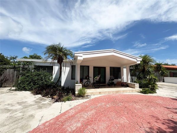 225 W Heather Dr , Unit 225, Key Biscayne, FL 33149