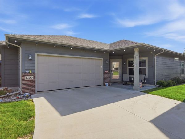 1300 S President Ct, Sioux Falls, SD 56106