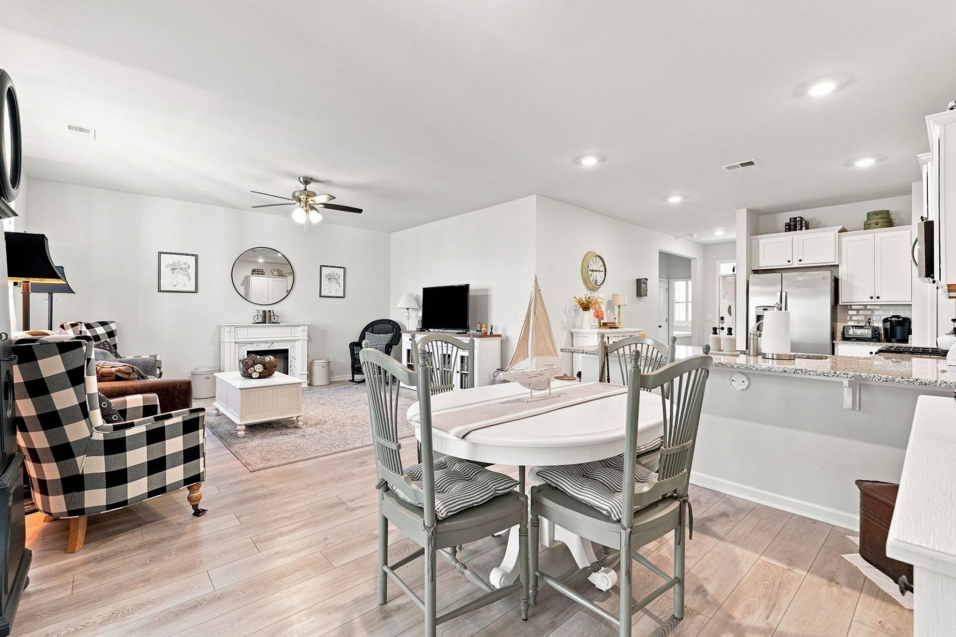 674 Black Pearl Way Photo 6