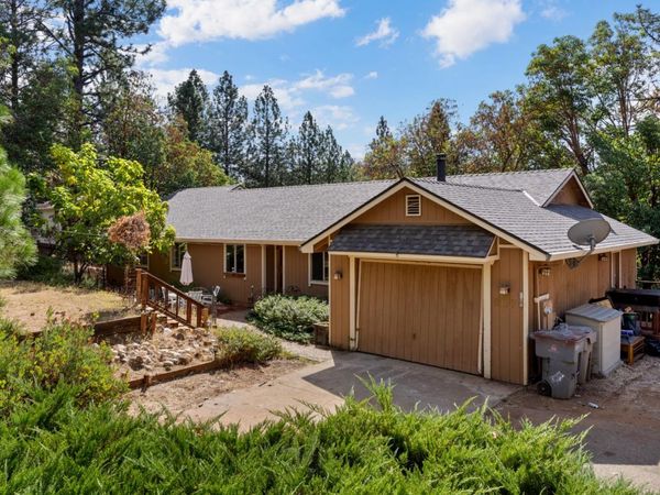 6177 Silverleaf Dr, Foresthill, CA 95631