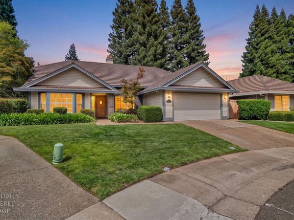 11445 Secrettown Ct, Gold River, CA 95670