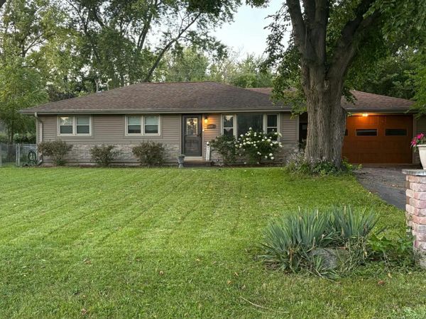 408 oakhurst Ave, Union Grove, WI 53182