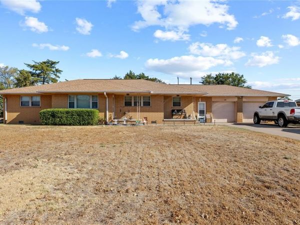 308 Williams Street, Okeene, OK 73763
