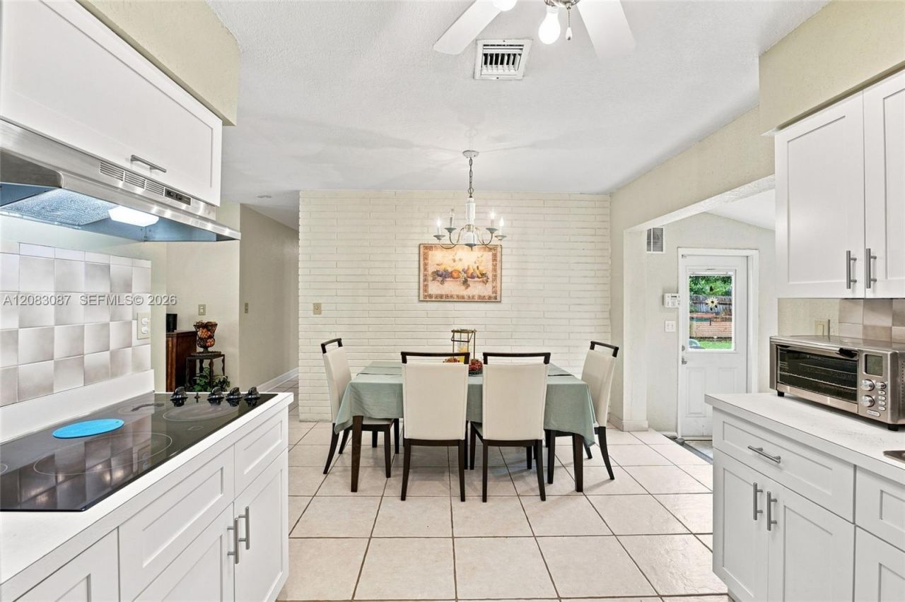 4750 NW 1st St, Plantation, FL 33317 Photo