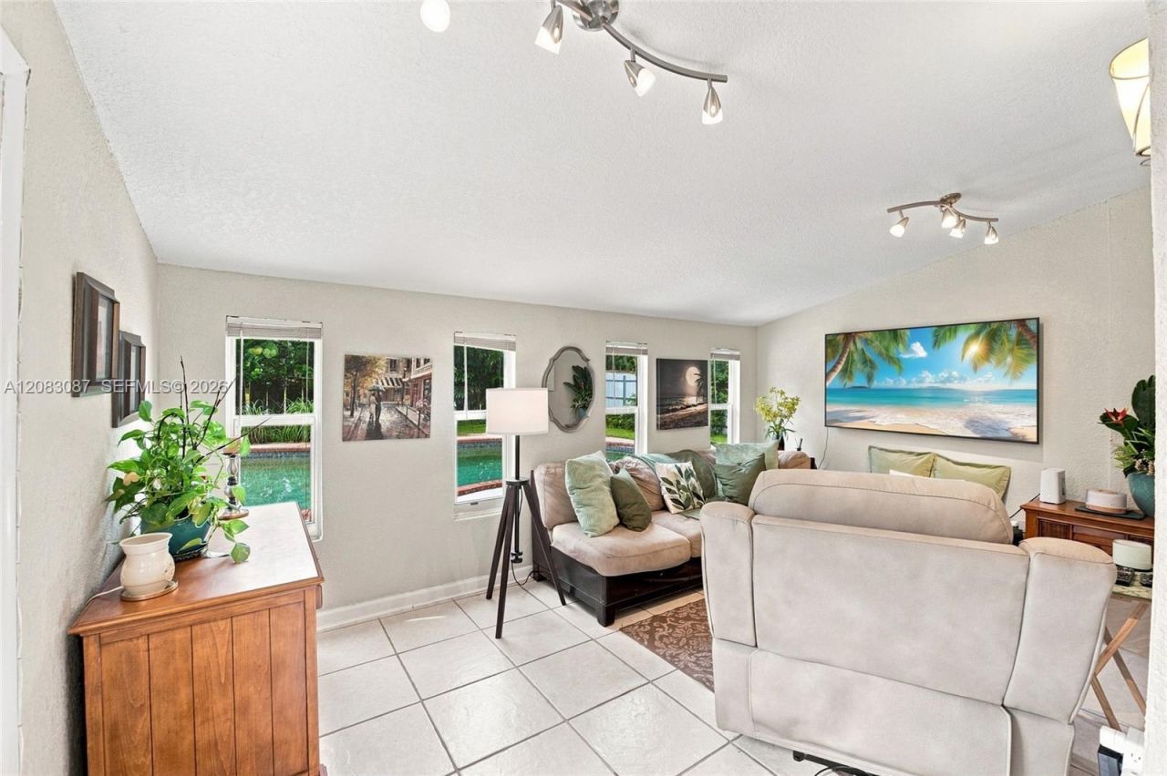4750 NW 1st St, Plantation, FL 33317 Photo