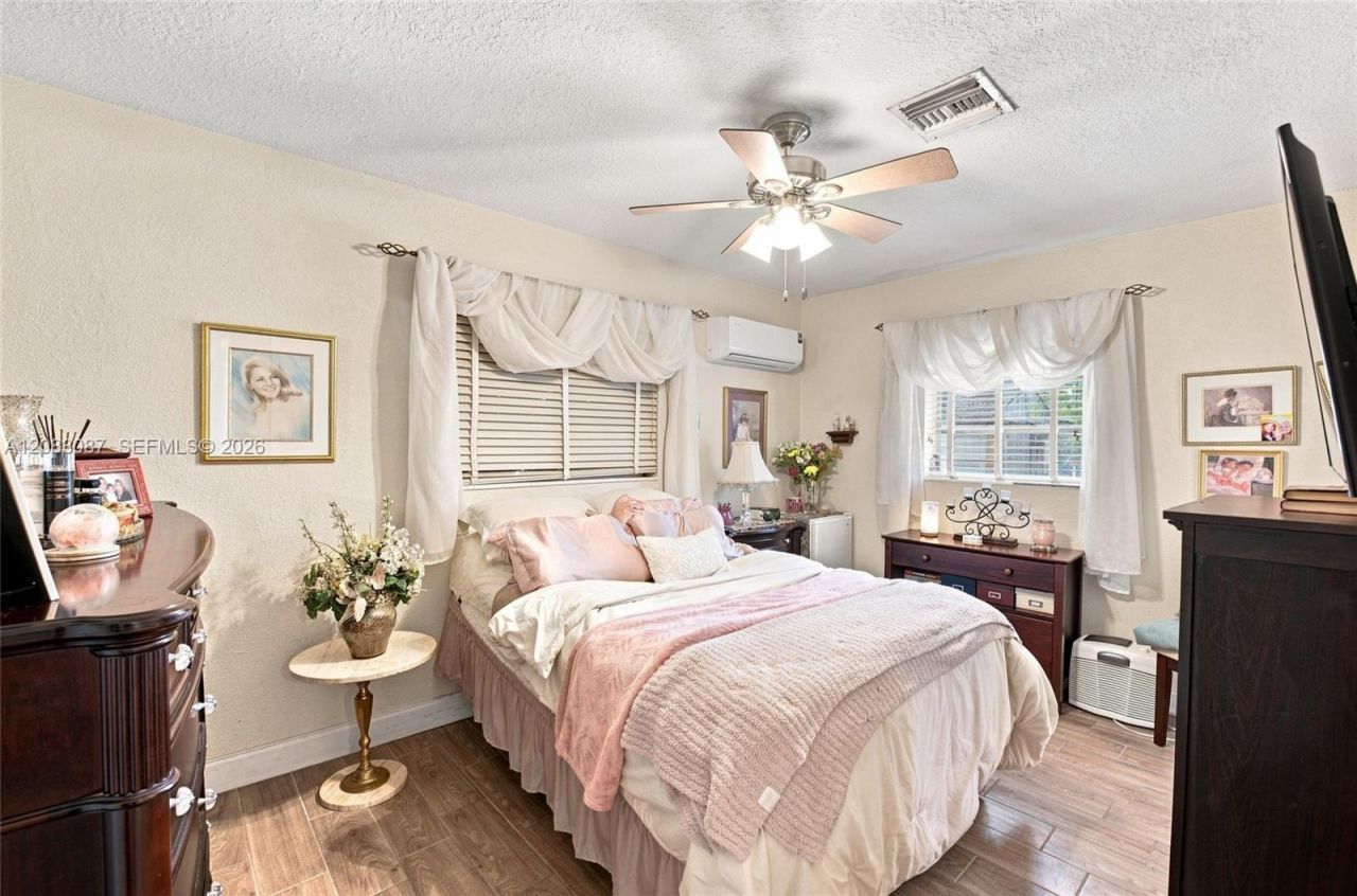 4750 NW 1st St, Plantation, FL 33317 Photo