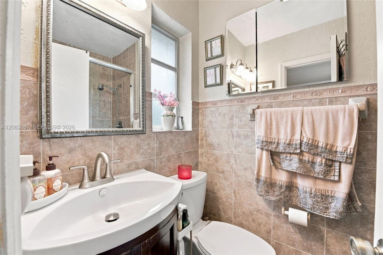 4750 NW 1st St, Plantation, FL 33317 Photo