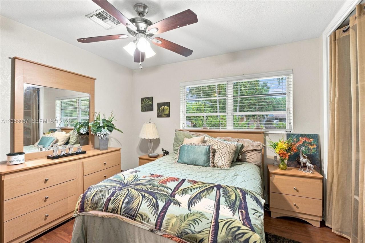 4750 NW 1st St, Plantation, FL 33317 Photo