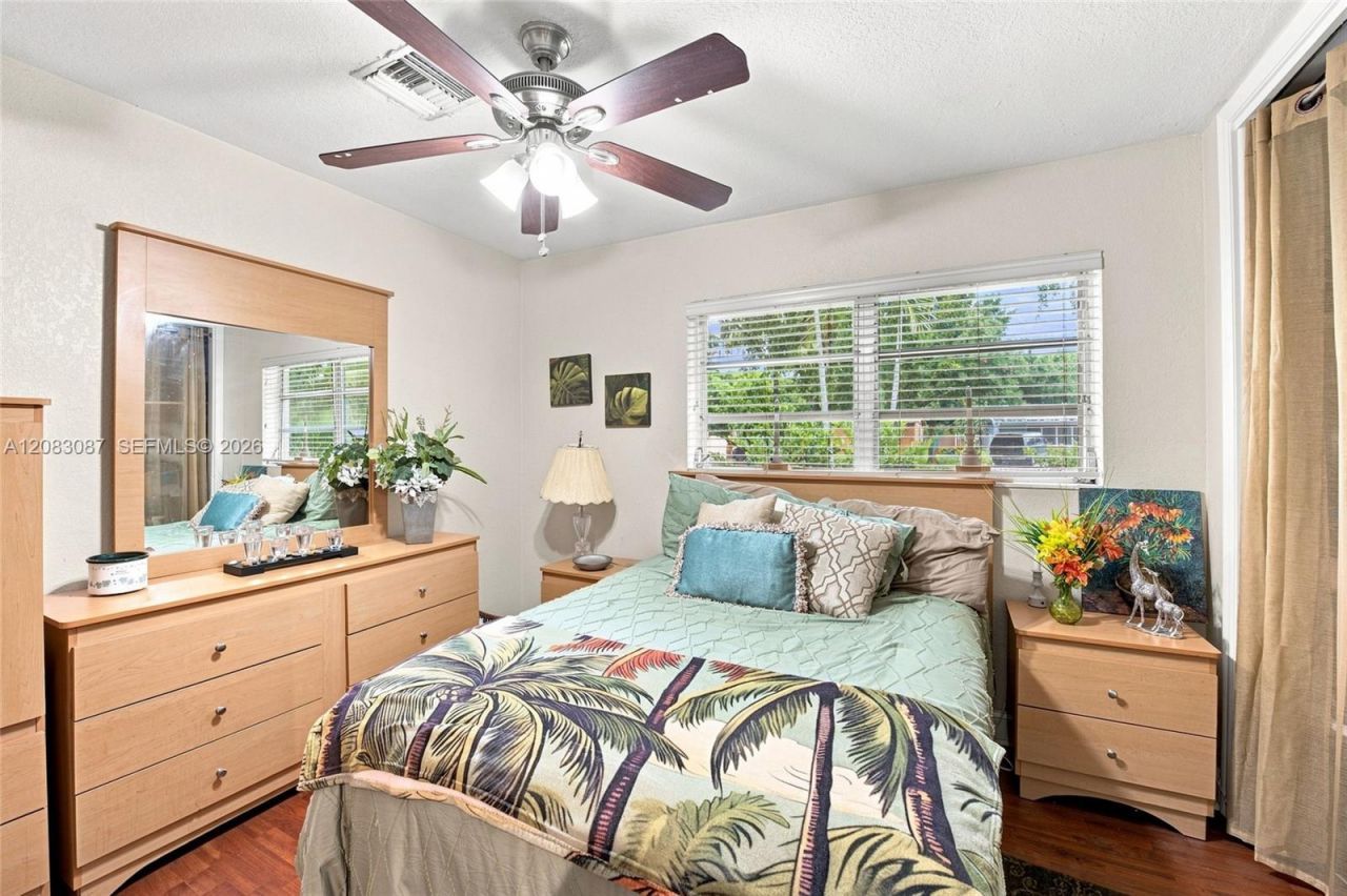 4750 NW 1st St, Plantation, FL 33317 Photo