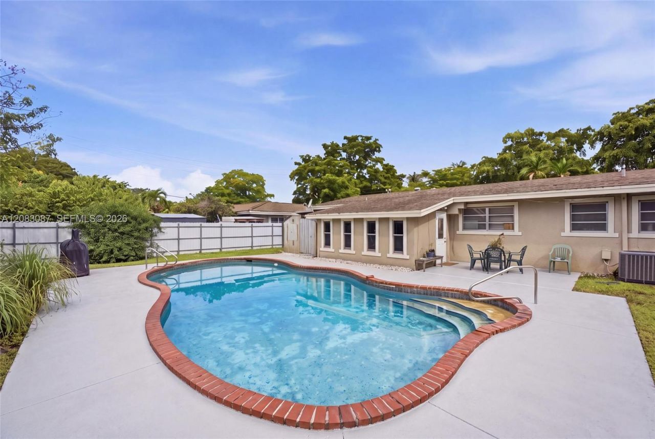 4750 NW 1st St, Plantation, FL 33317 Photo