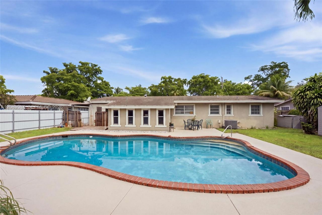 4750 NW 1st St, Plantation, FL 33317 Photo
