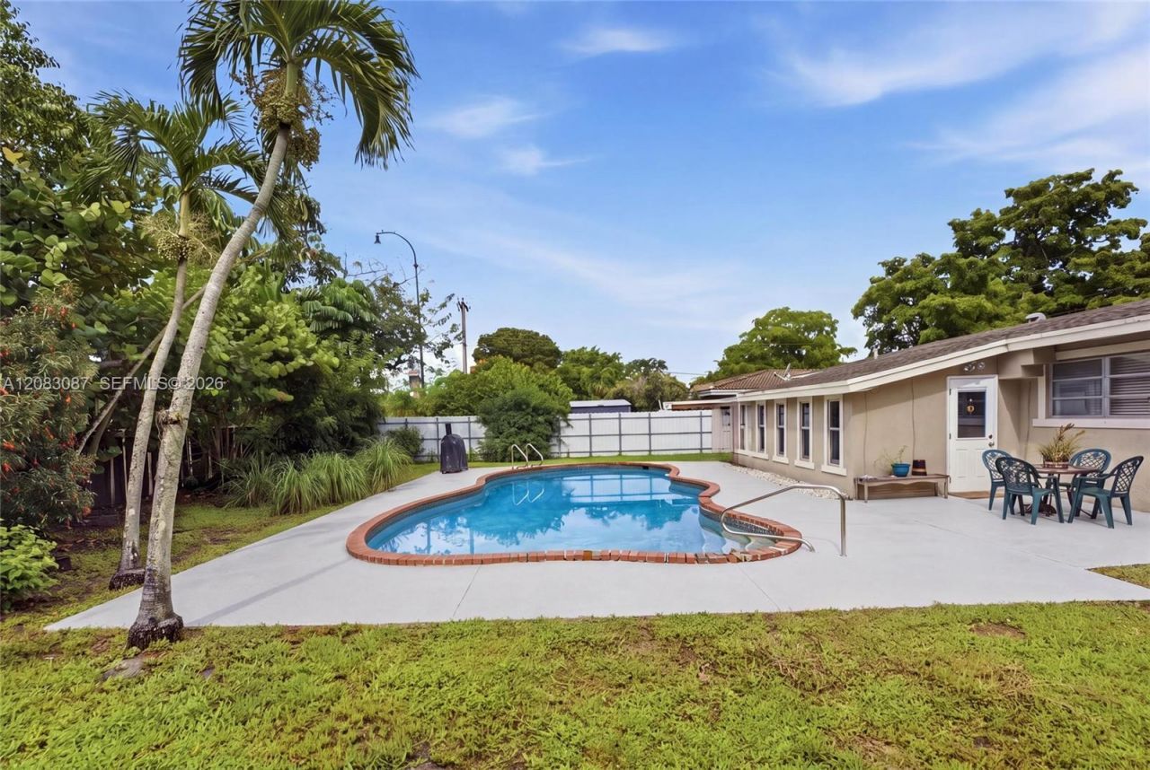 4750 NW 1st St, Plantation, FL 33317 Photo
