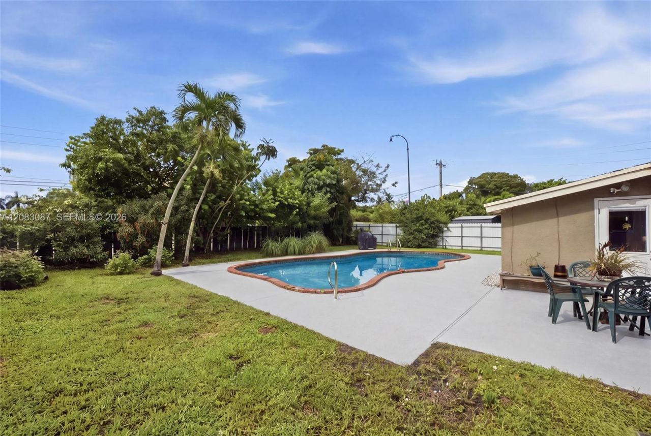 4750 NW 1st St, Plantation, FL 33317 Photo