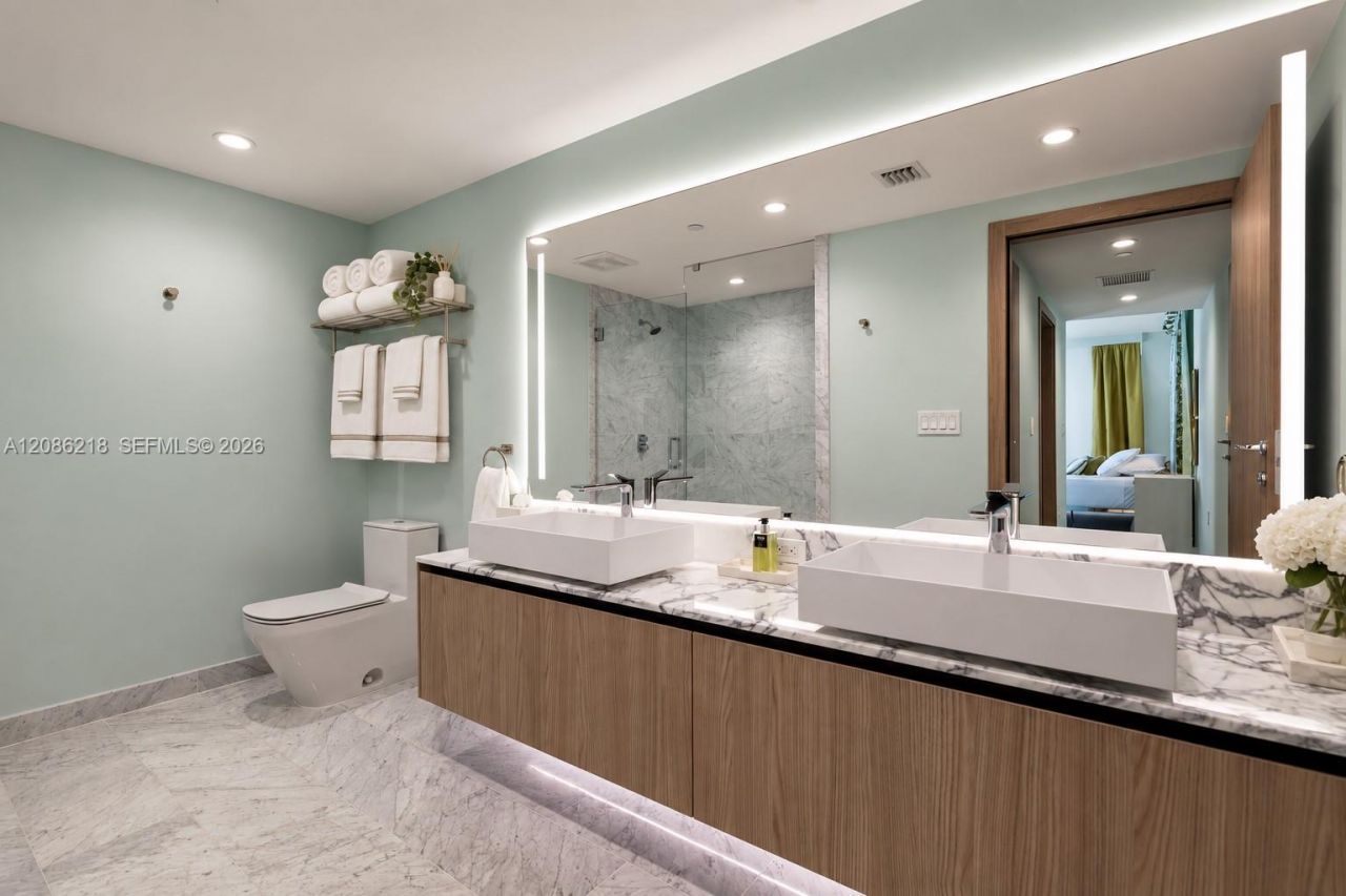 1135 103rd St, Unit 506, Bay Harbor Islands, FL 33154 Photo