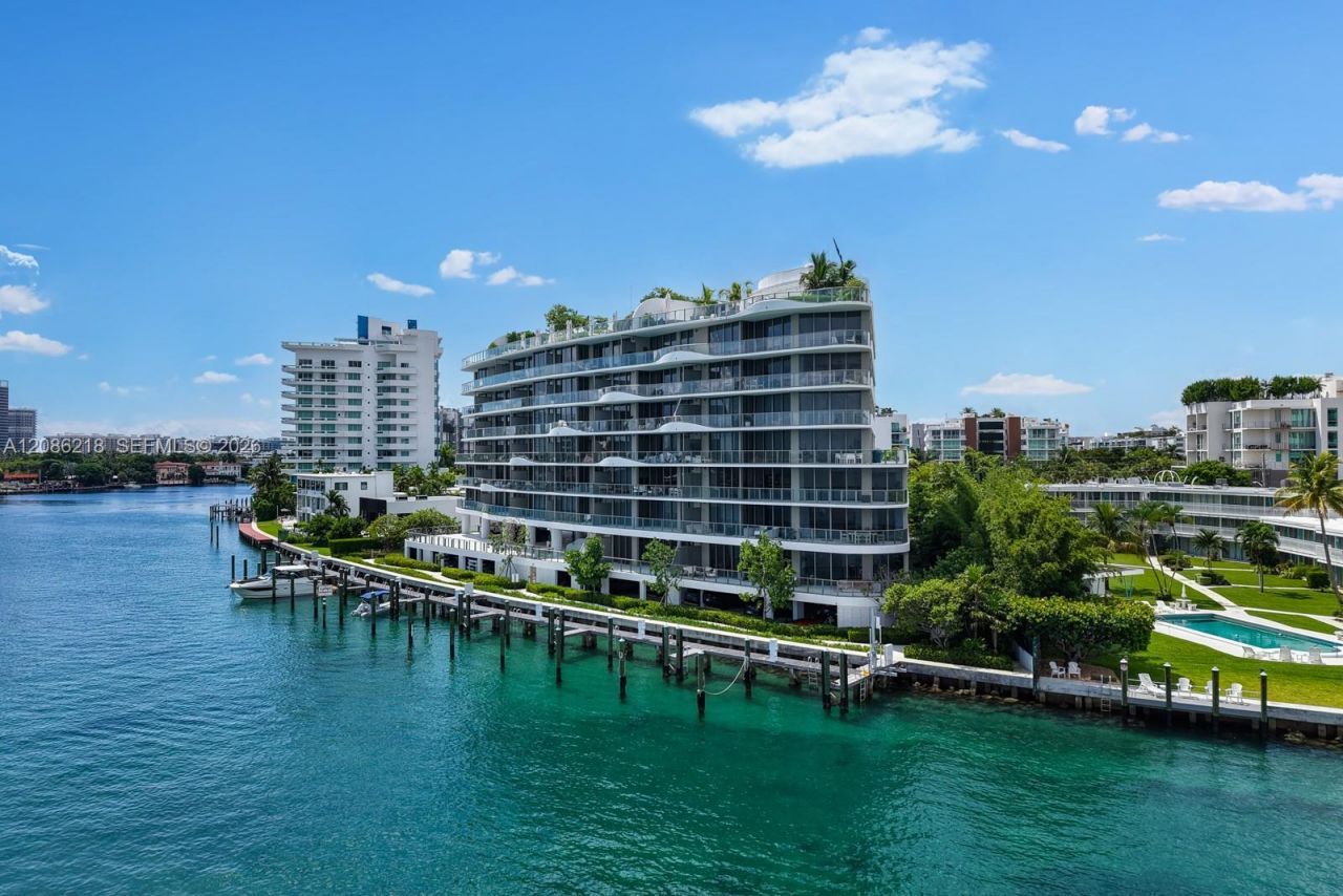 1135 103rd St, Unit 506, Bay Harbor Islands, FL 33154 Photo