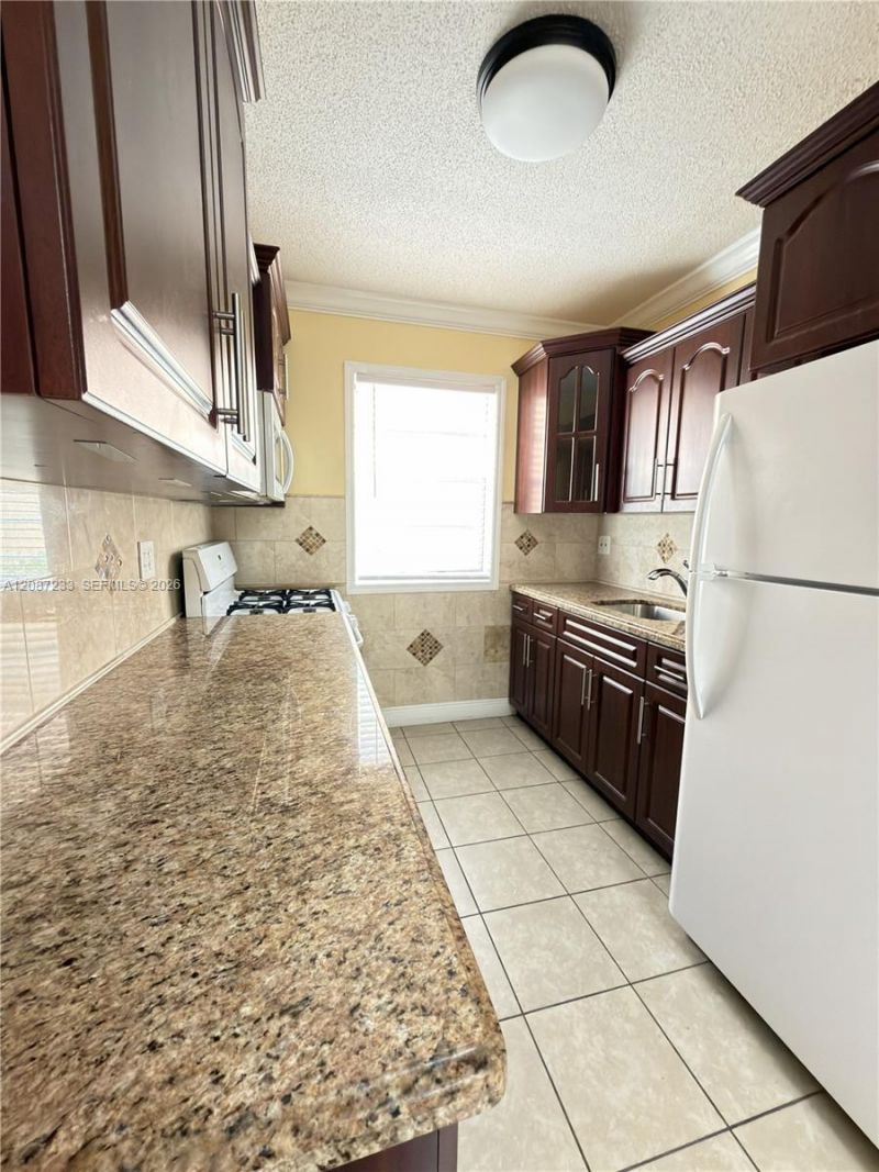 7336 Carlyle Ave, Unit 2, Miami Beach, FL 33141 Photo