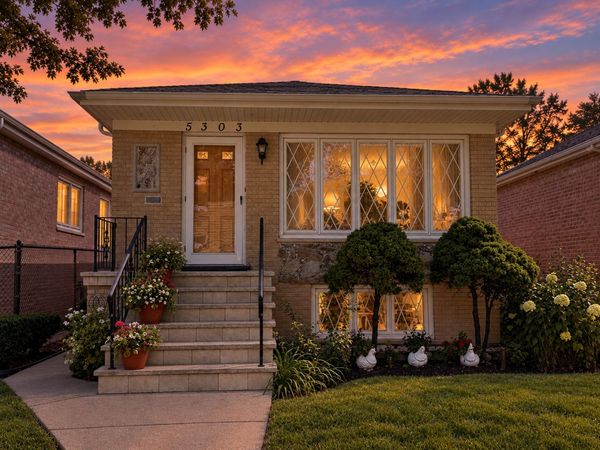 5303 S Parkside Avenue , Chicago, IL 60638