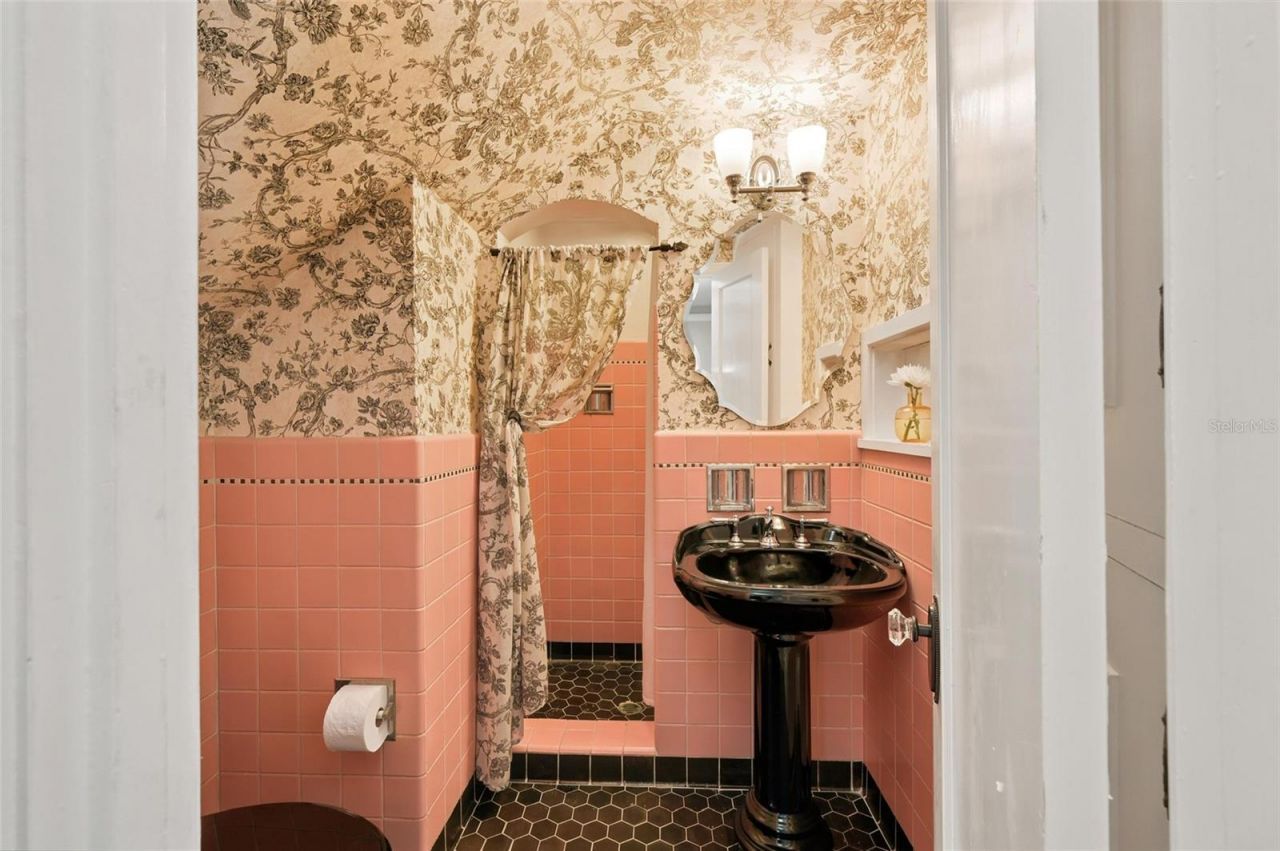 1221 Dorchester Street, Orlando, FL 32803 Photo