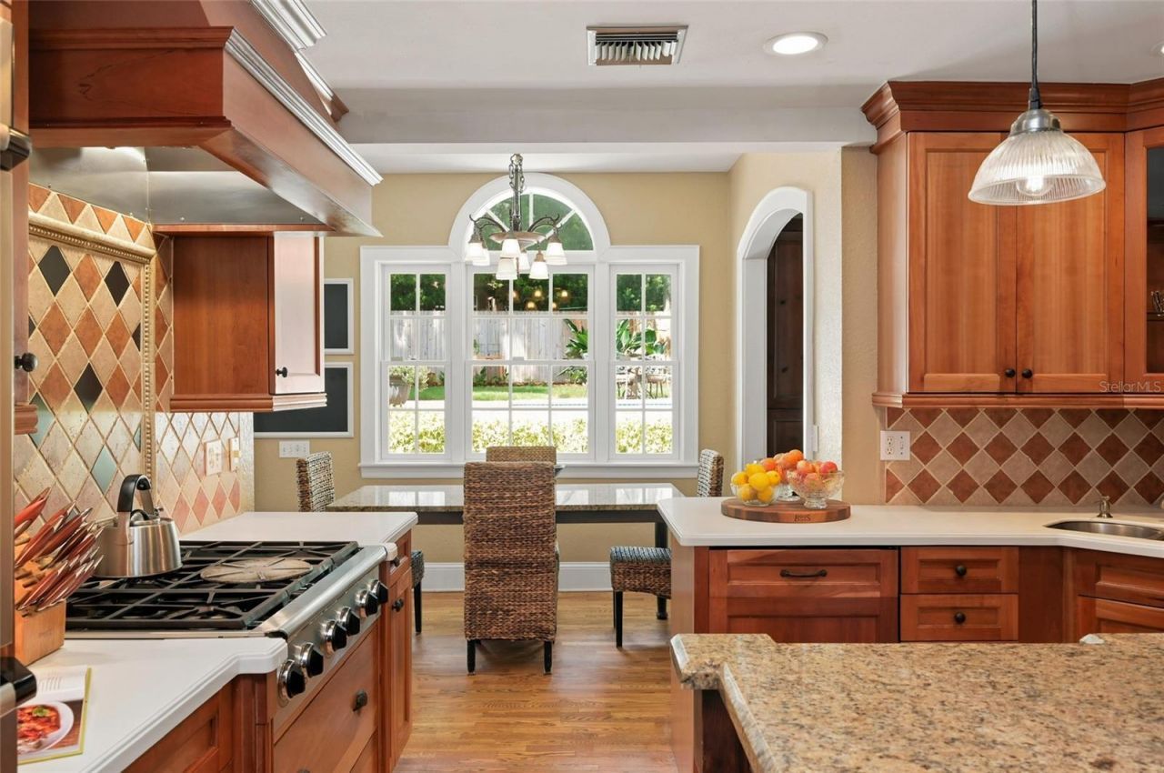 1221 Dorchester Street, Orlando, FL 32803 Photo