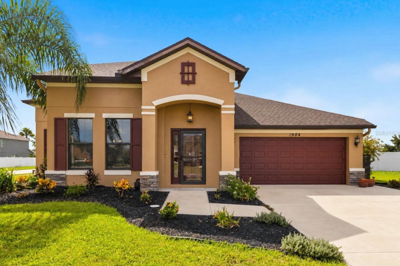 1904 Via Napoli Street, Plant City, FL 33566 Main Photo