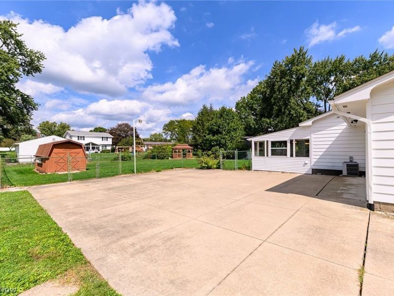 3341 Linden Street NW, Uniontown, OH 44685 Photo 32