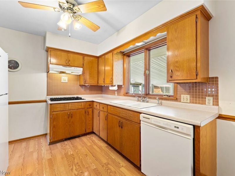 3341 Linden Street NW, Uniontown, OH 44685 Photo 8