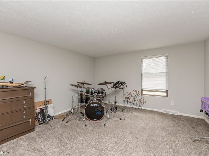 20757 Parkwood Lane, Strongsville, OH 44136 Photo 32