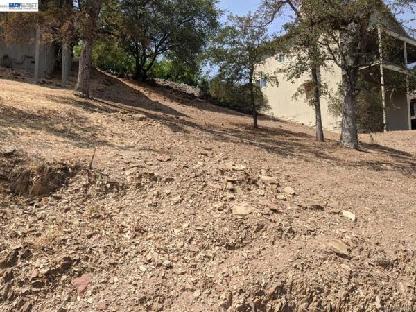 345 Thomson Ln, Copperopolis, CA 95228