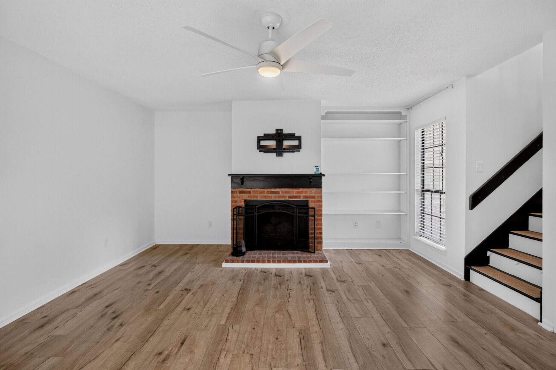 91 Indigo Lane Photo 9