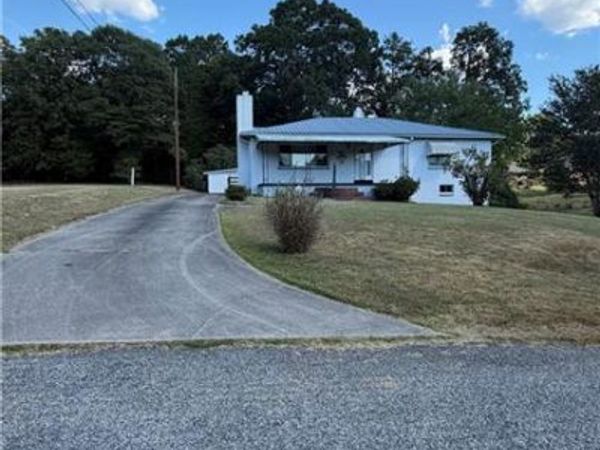 101 BETHLEHEM Avenue, Thomasville, NC 27360